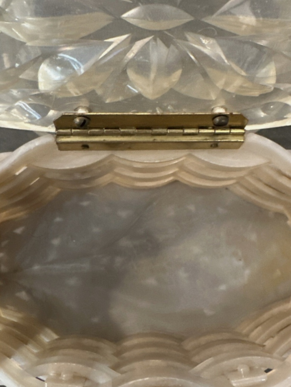 Vintage 1950s Lucite Woven Iridescent Opal Oval Purse Pocketbook 8” x 4” - Picture 9 of 16